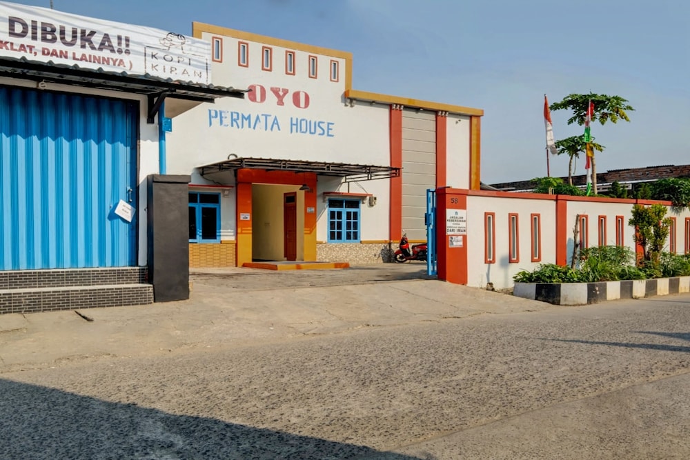 OYO 3767 Permata House 17/19