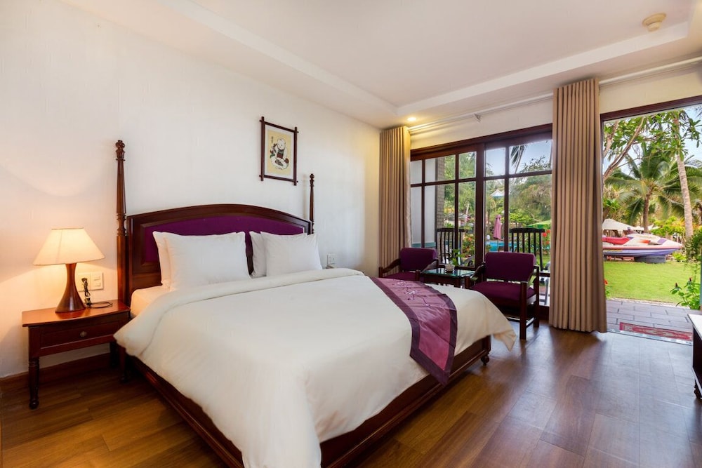 Hoang Ngoc Beach Resort 40/87