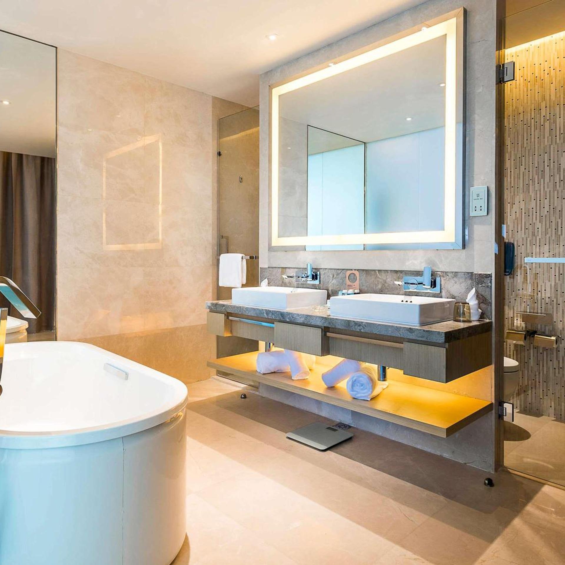 Suite, King Bed, Novotel Suzhou Sip 3/4