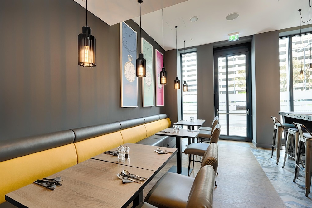 Premier Inn Berlin Alexanderplatz Hotel 40/53