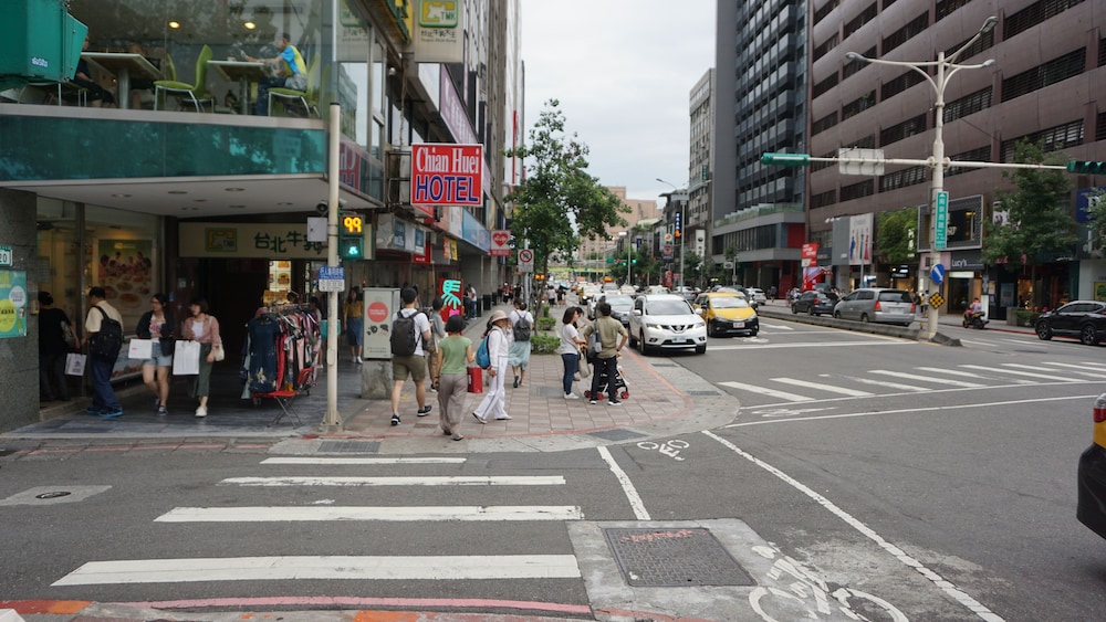 Chian Huei Business Hotel 58/69