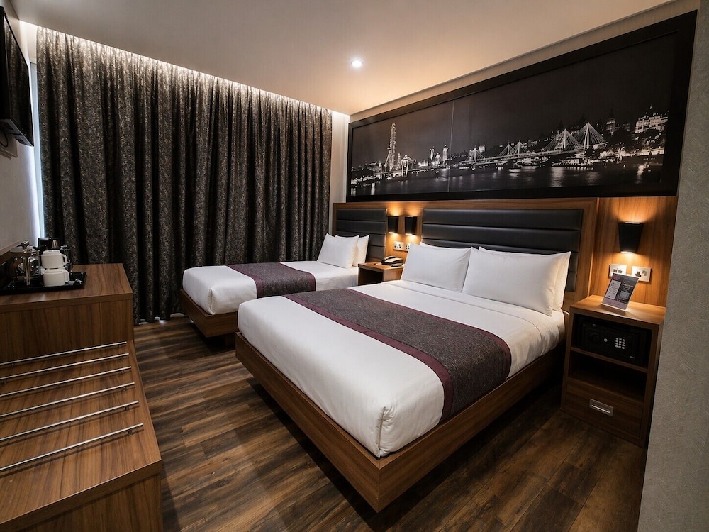 London Court Hotel 30/61
