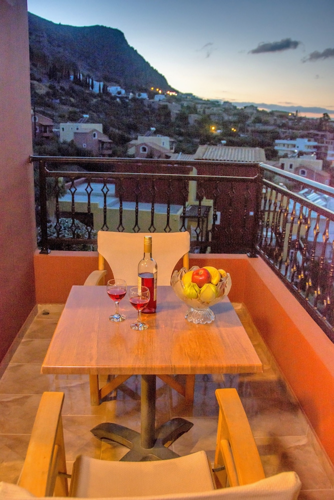 Hotel Ippolity Village 49/71