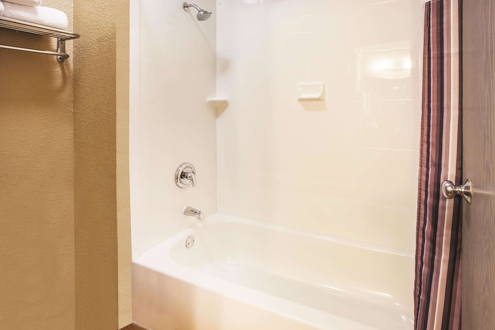 La Quinta Inn Indianapolis North at Pyramids 13/43
