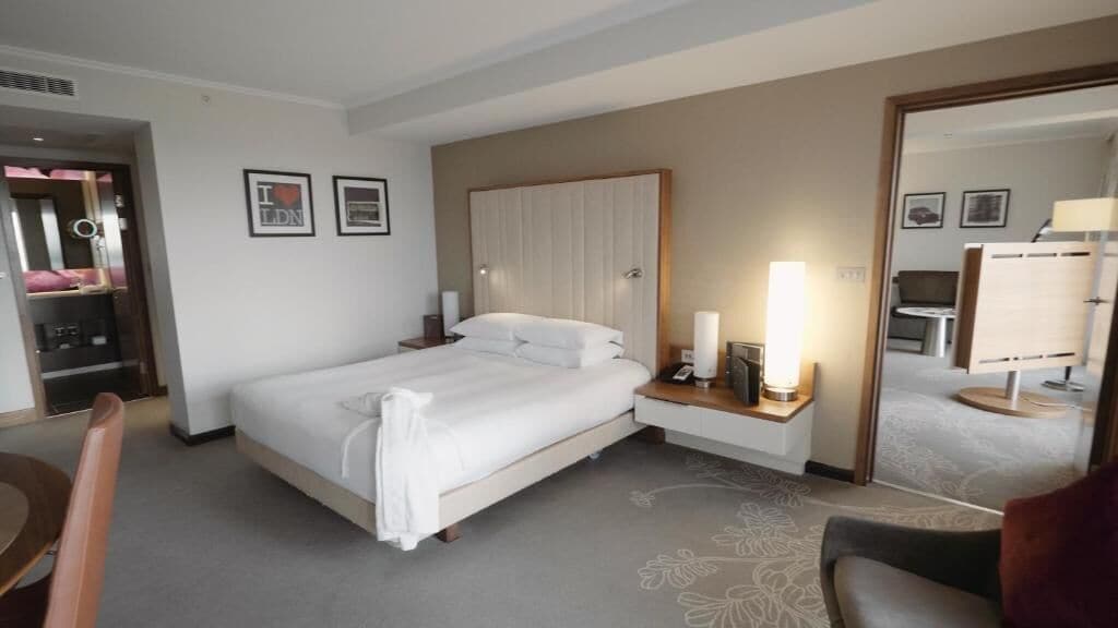 Room at Hilton London Heathrow Airport Terminal 5, LONDON