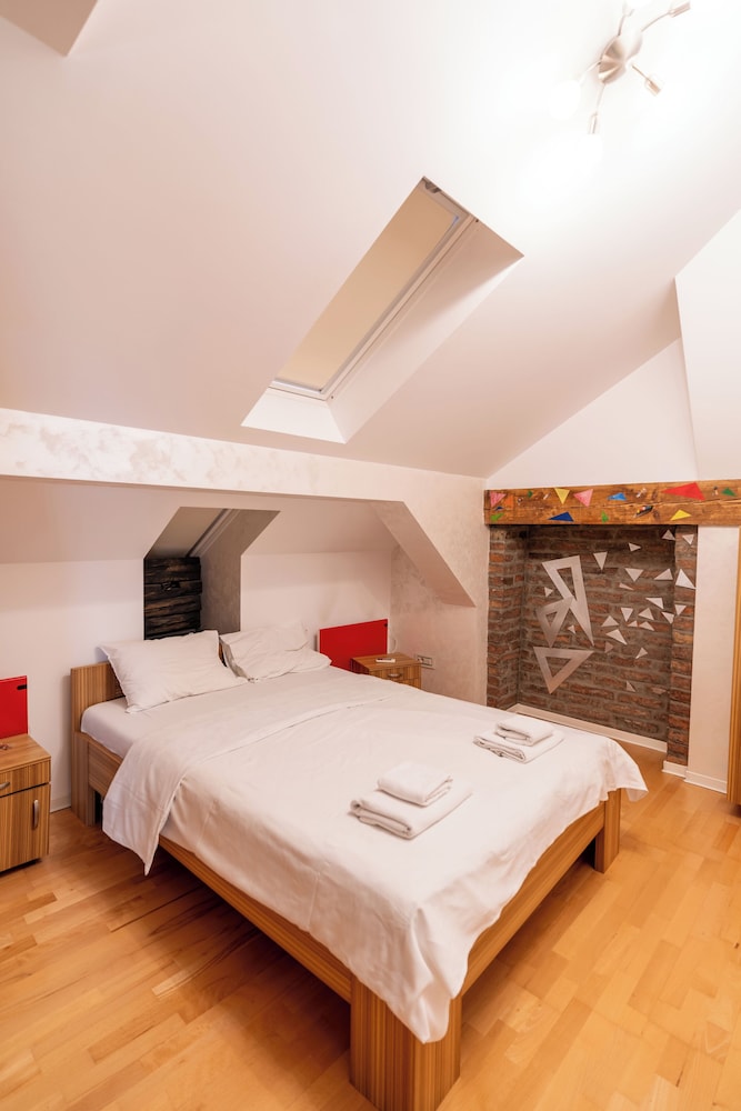 Privilege Suites By Central Park 25/69