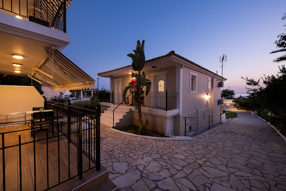 Thomatos Apartments Lourdas Beach 29/50