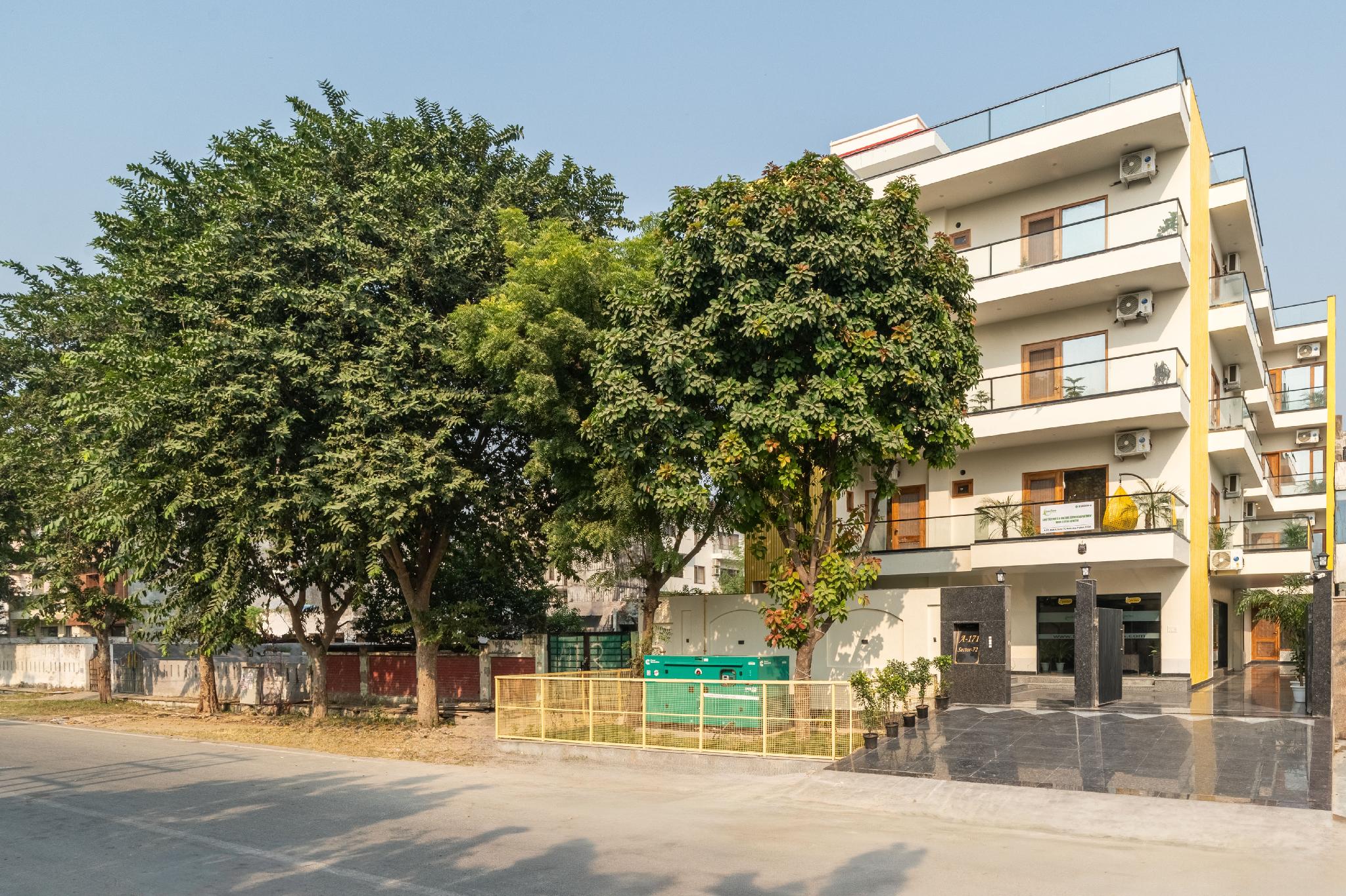 Lime Tree Hotel & One BHK Serviced Apartment Noida Grand Central Next to Sector 51 metro 1/25