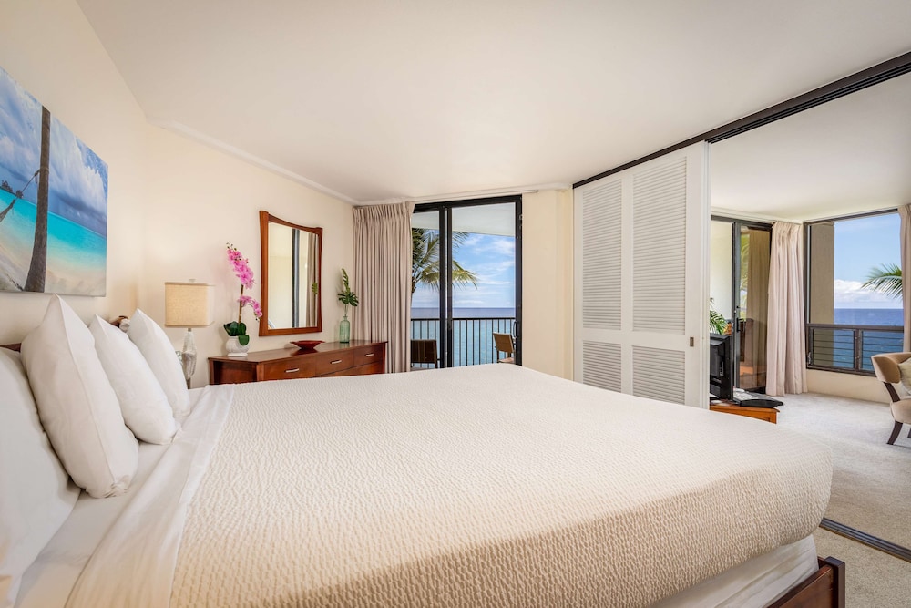2 BEDROOMS, SUITE, OCEAN FRONT, 2 BATHROOMS