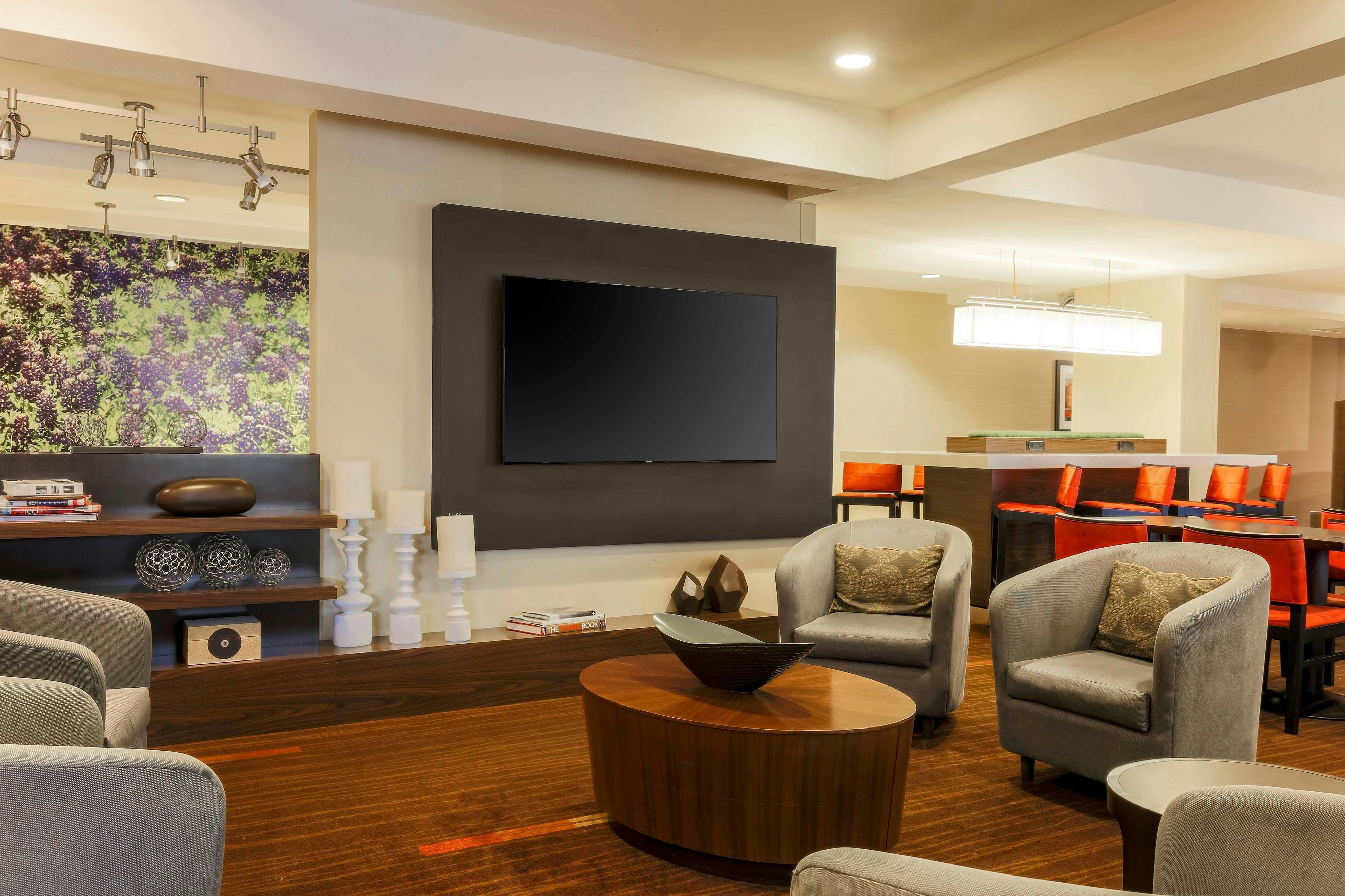 Courtyard San Antonio Airport North Star Mall 24/42