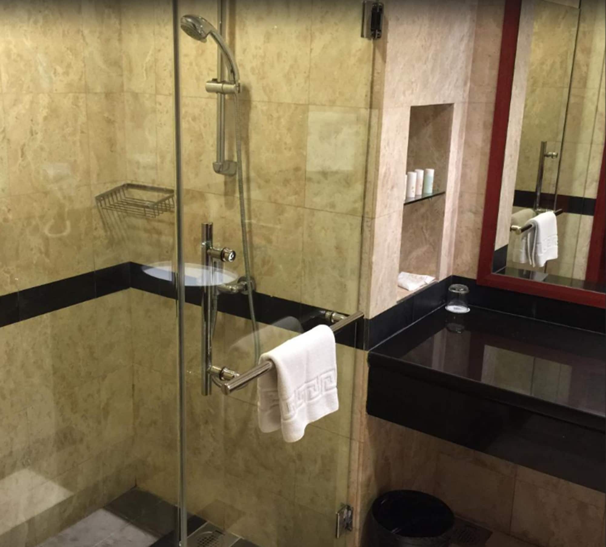 جناح بسرير كينج وسريرين منفصلين بـ3 غرف نوم، Pulai Springs Resort 2/2