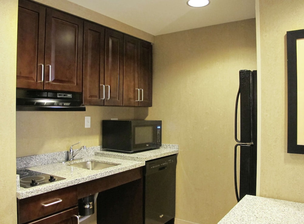 Homewood Suites By Hilton Coralville Iowa River Landing 36/44