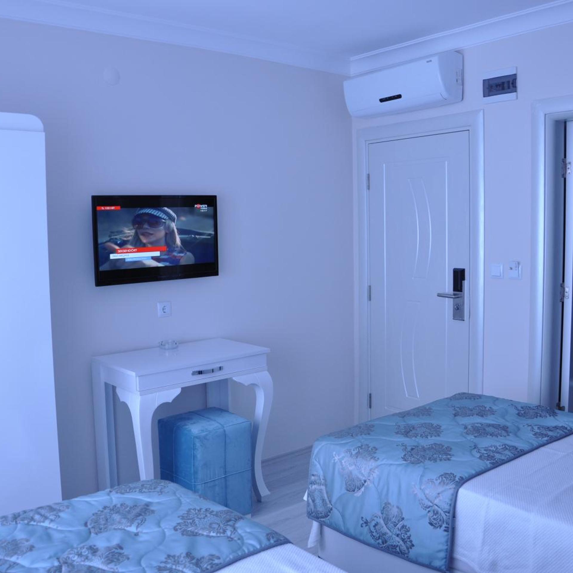 Room, Twin Beds