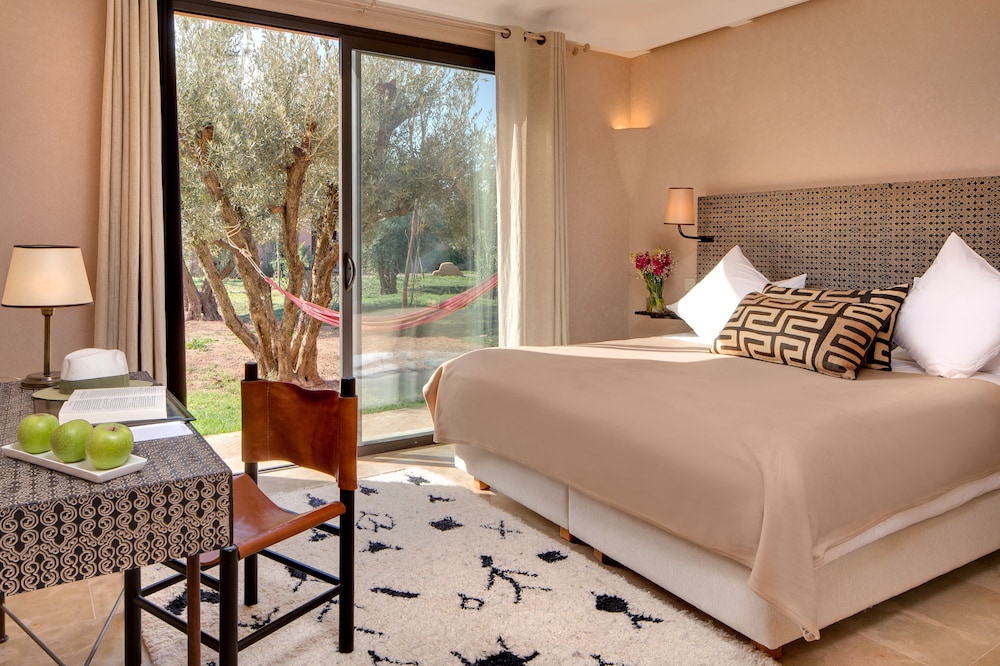 2 BEDROOMS, LODGE