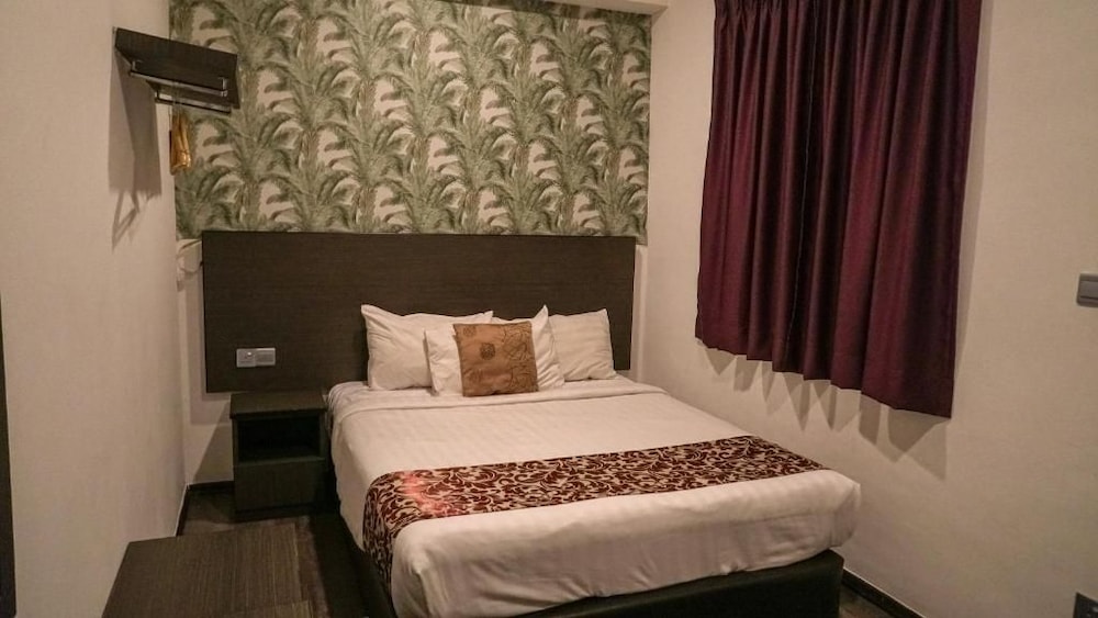 Highlanders Hotel 17/50