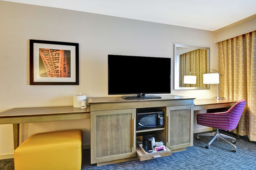 Hampton Inn & Suites Ashland 44/47