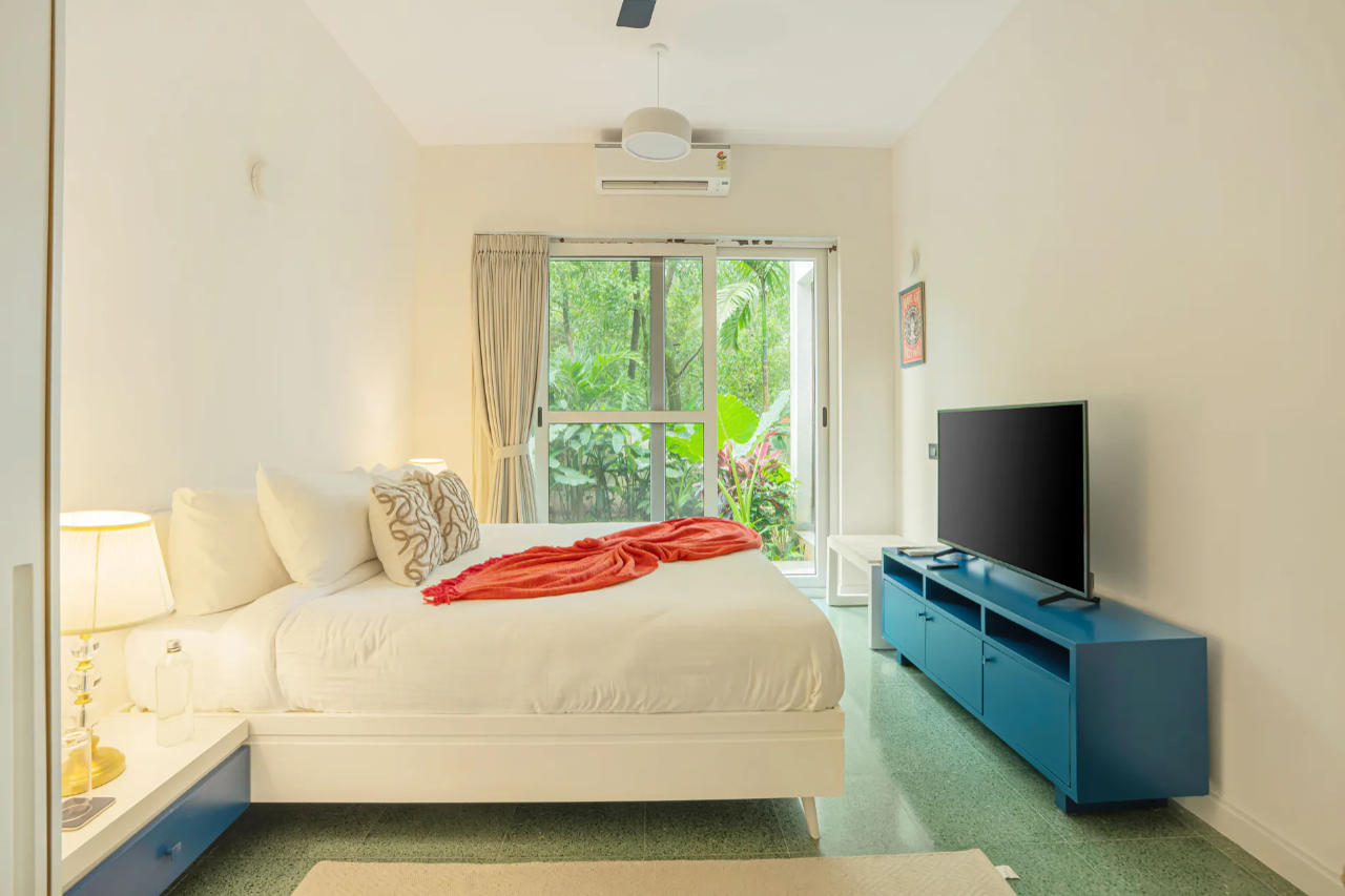 ELIVAAS Casa Del Mar 4BHK Villa with Pool, Bars, TV Lounge, Gazebo & Terraces, Goa 7/18