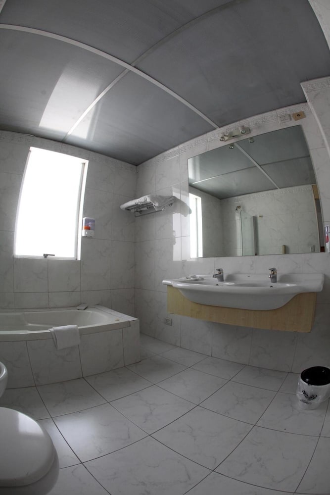 Cristal Palace Hotel 34/36