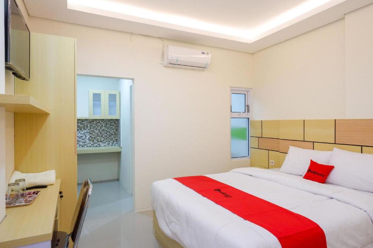 Hotel O near Pasar Gede Solo formerly Indria Pasar Gede 12/20