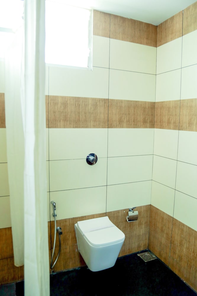 Hotel Abi Krishna 35/40