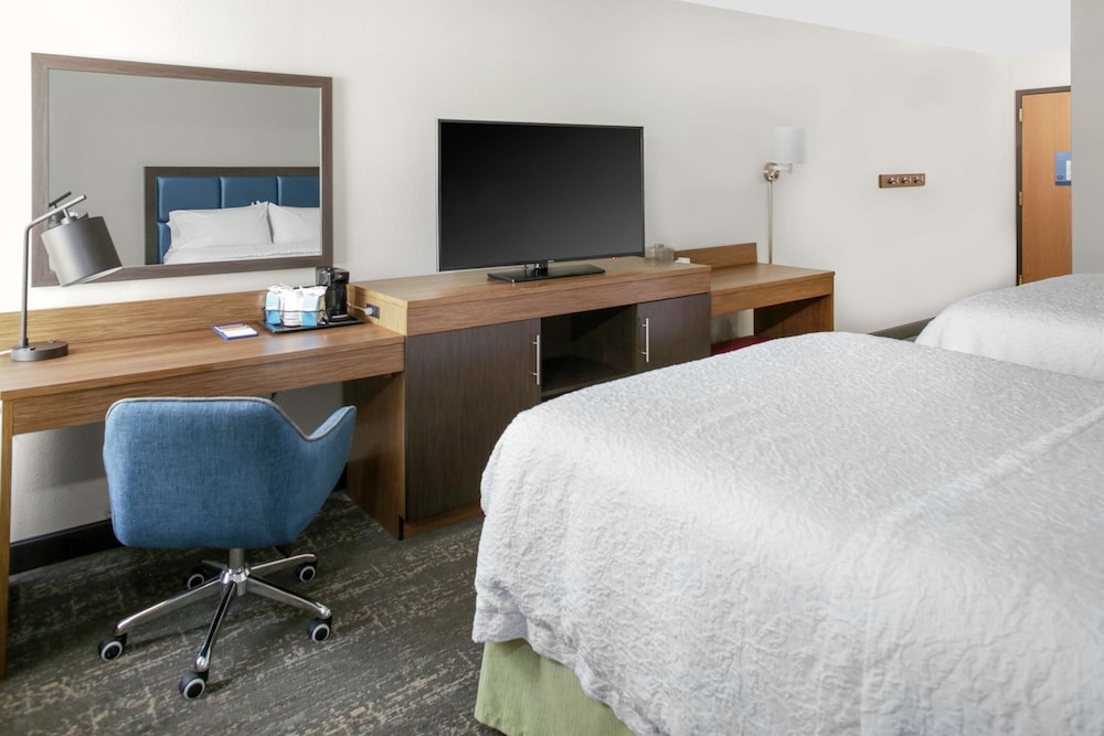 Hampton Inn Portage 38/42