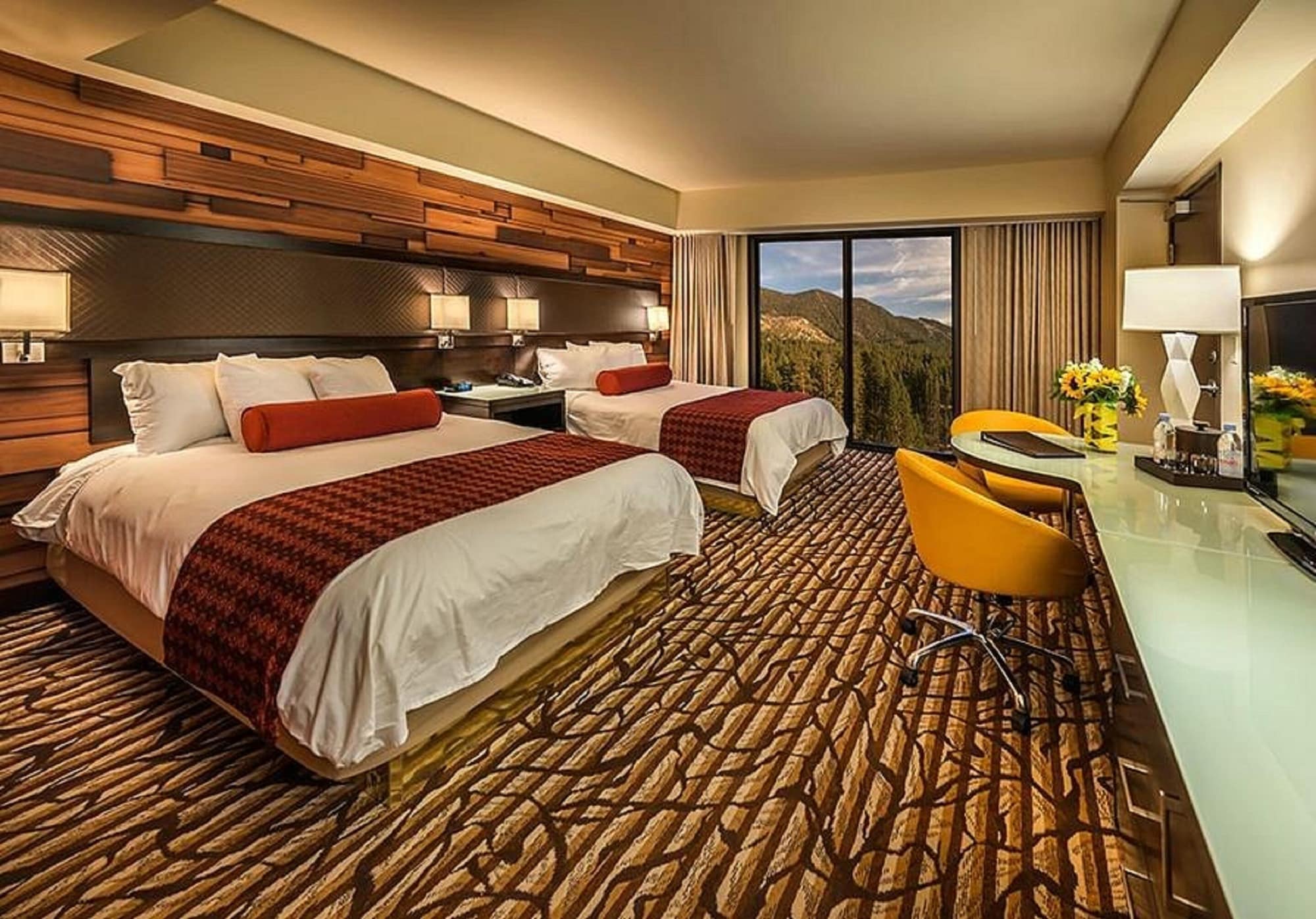 غرفة كلاسيكية بسريرين كوين للمدخنين