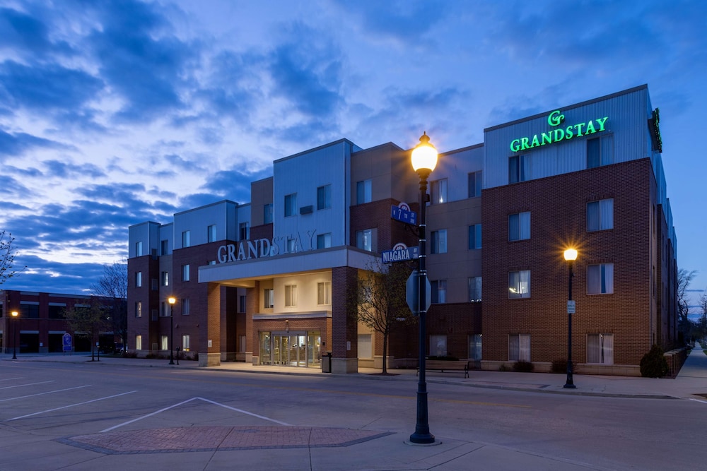 Grandstay Residential Suites Hotel - Sheboygan 63/69