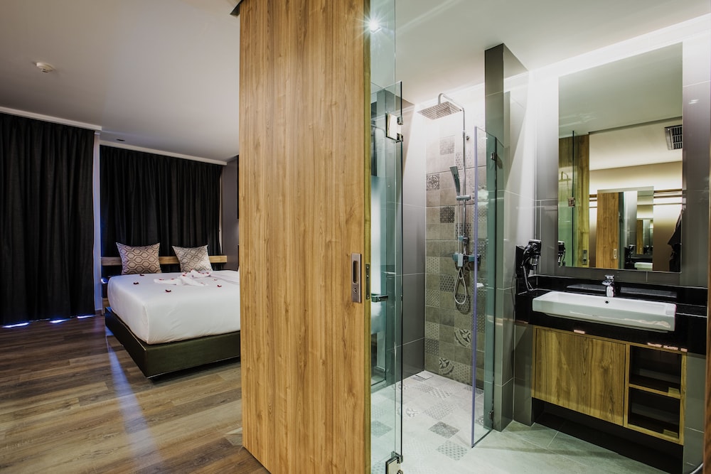 Rak Elegant Hotel Patong 16/69