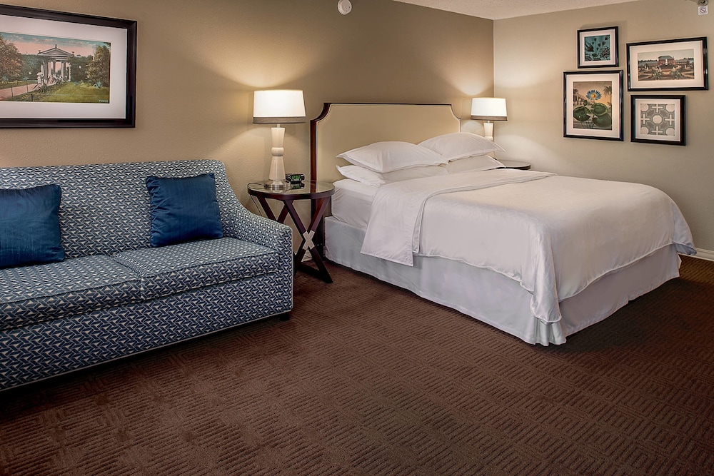 Sheraton Westport Lakeside Chalet 14/39