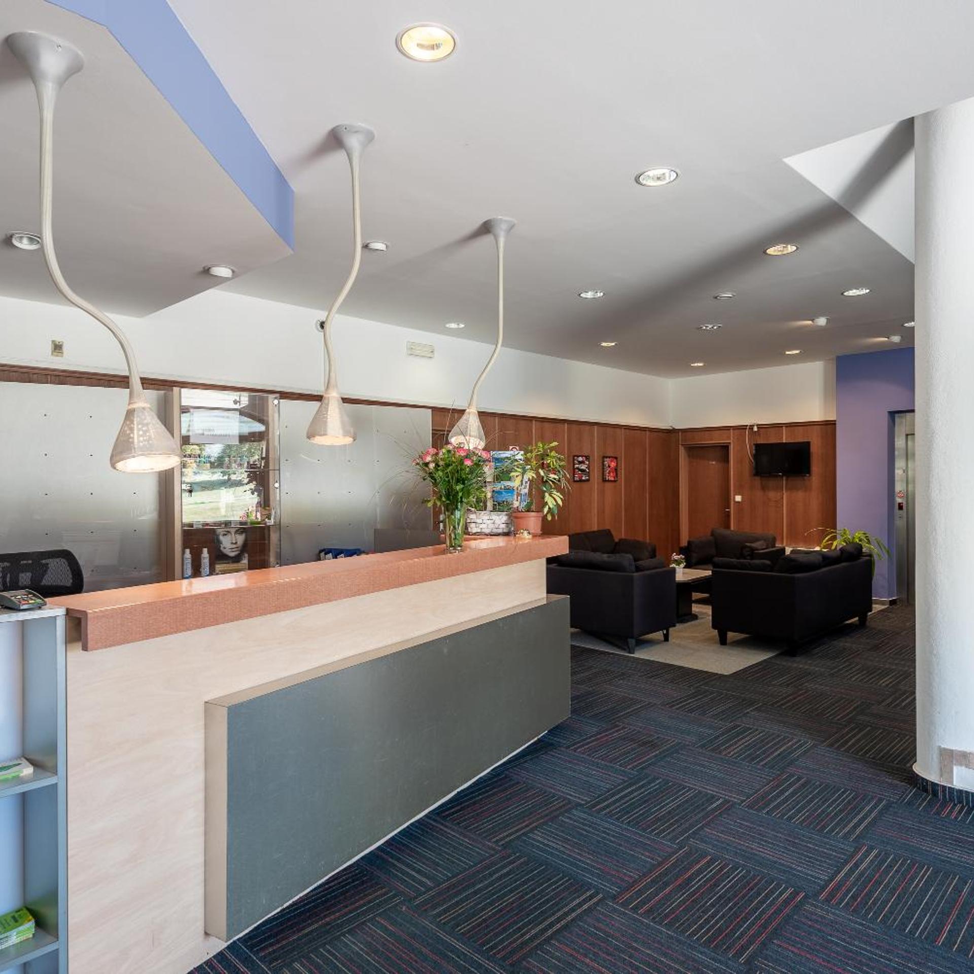 Floret Hotel 2/50