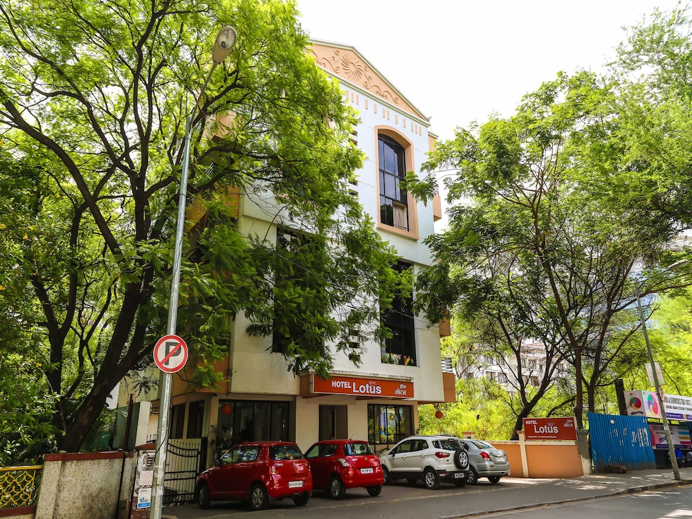 Oyo 9225 Hotel Lotus 18/20