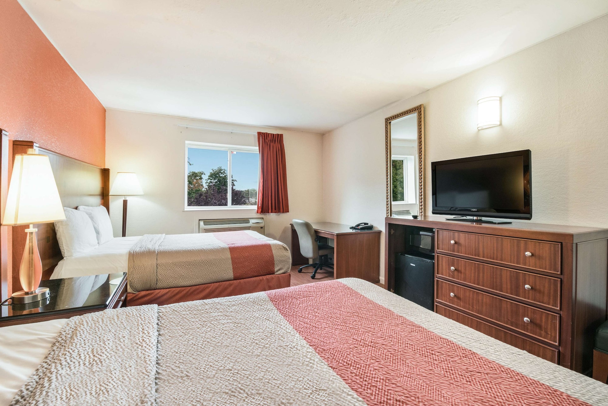 غرفة قياسية بسريرين مزدوجين، Motel6 Tinton Falls, NJ - Neptune 4/5