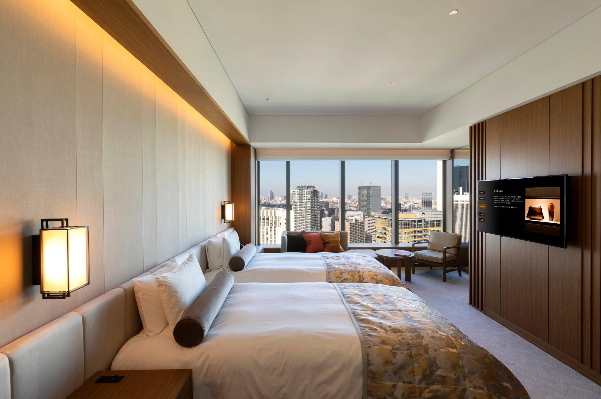 Prestige, Twin Beds, Night View