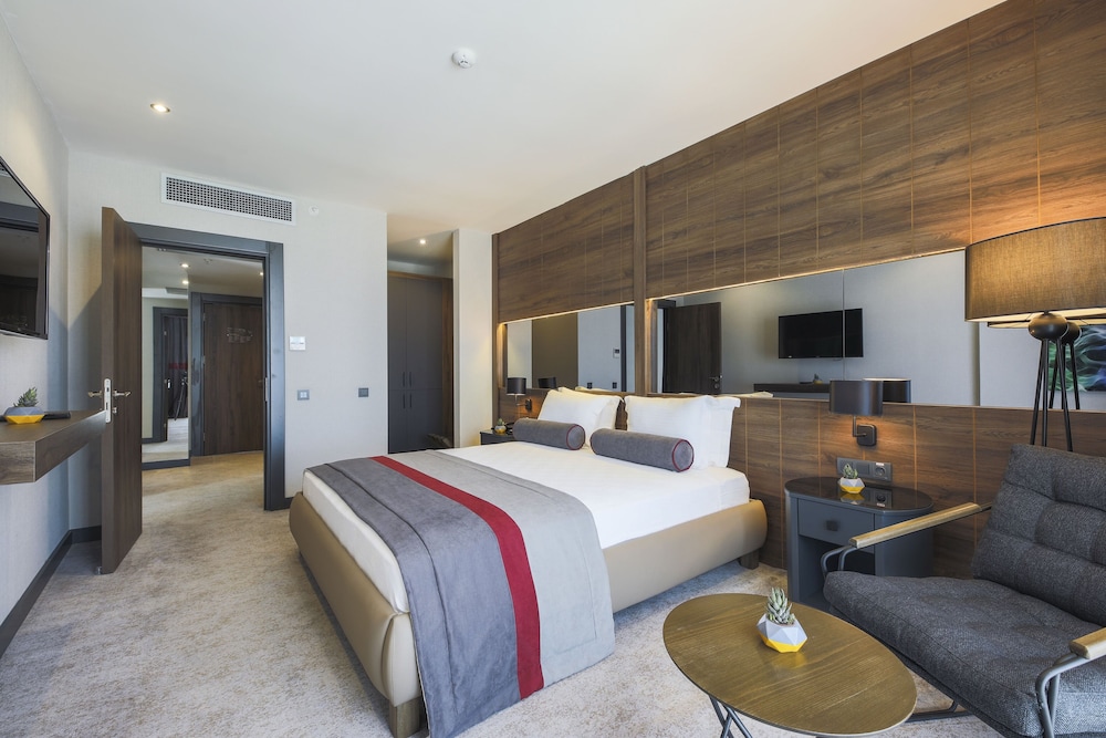 Suite, Queen Bed