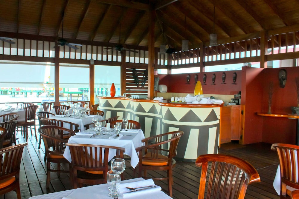 Decameron Los Delfines 39/58