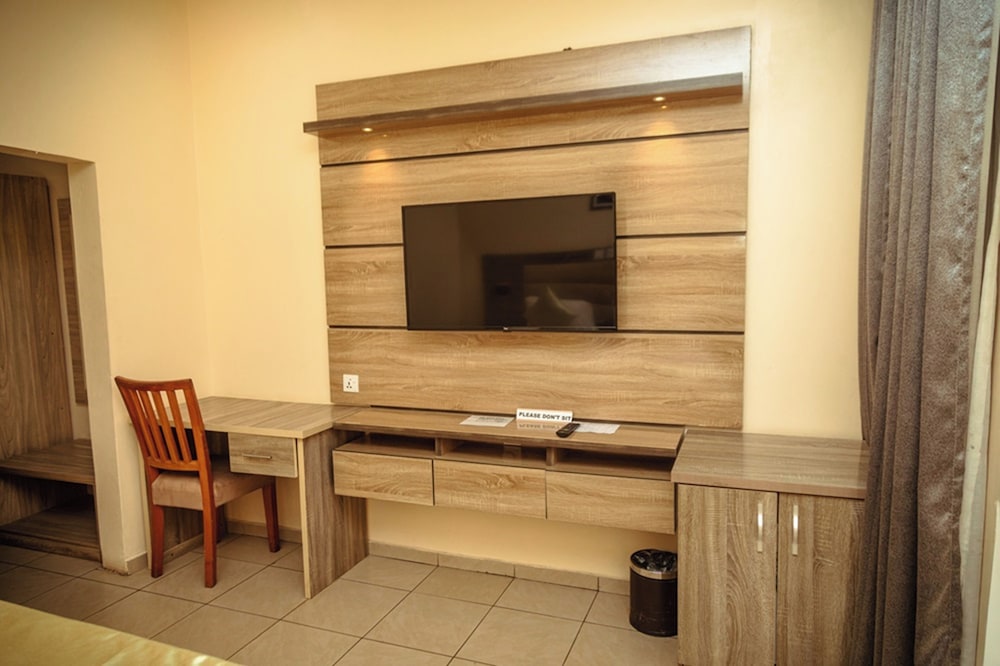 Gold Value Hotels 46/47