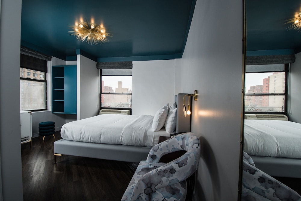 The Hotel @ New York City 8/18