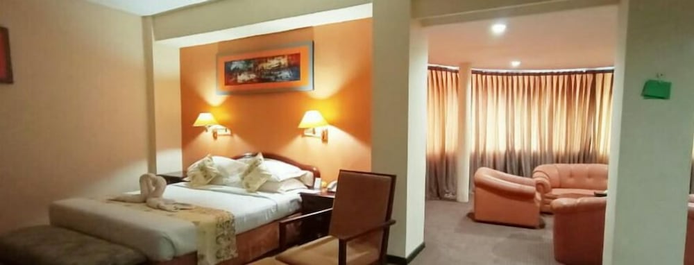 HOTEL MARIAT SORONG 35/54