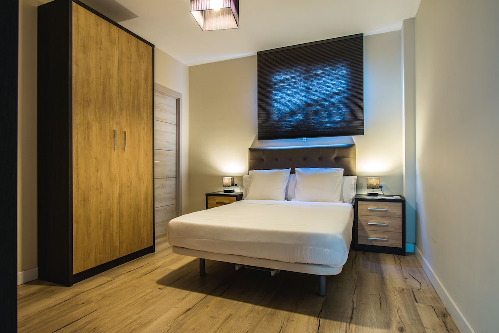 SUPERIOR, DOUBLE BED