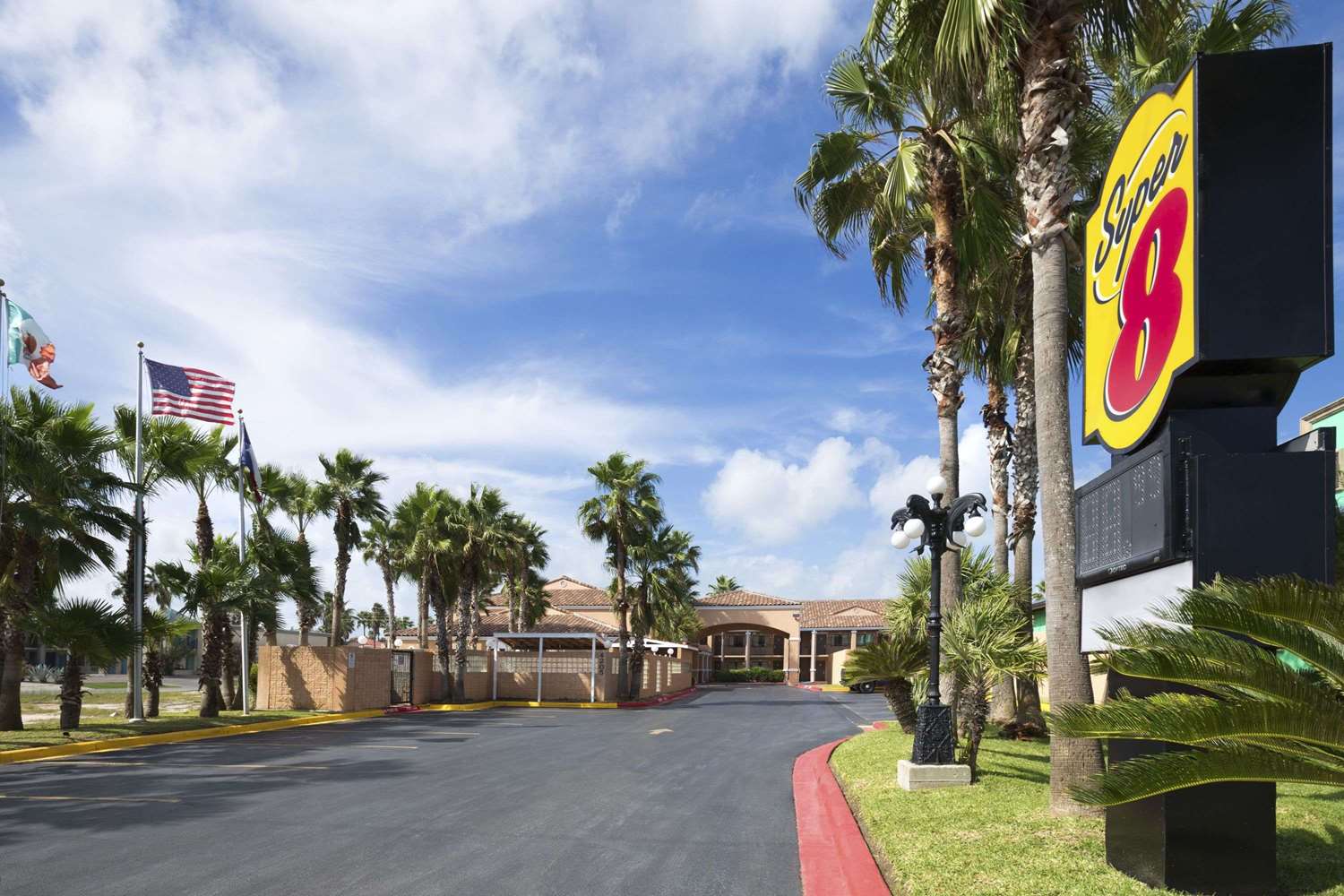 Super 8 By Wyndham South Padre Island 24/25