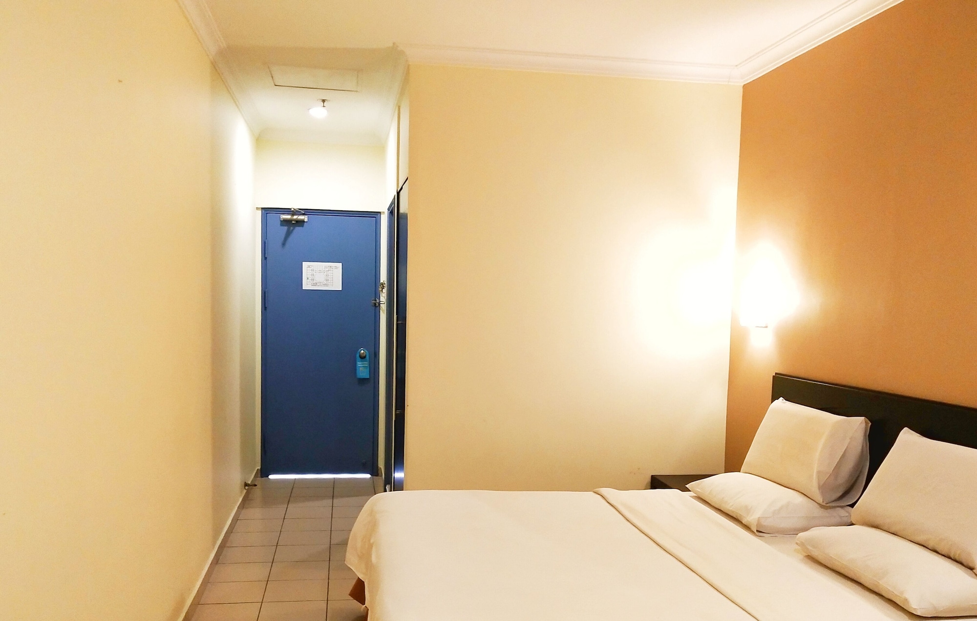 STANDARD, KING BED, CITY VIEW