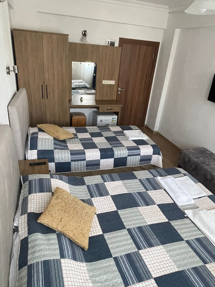 Tugay Hotel 58/67
