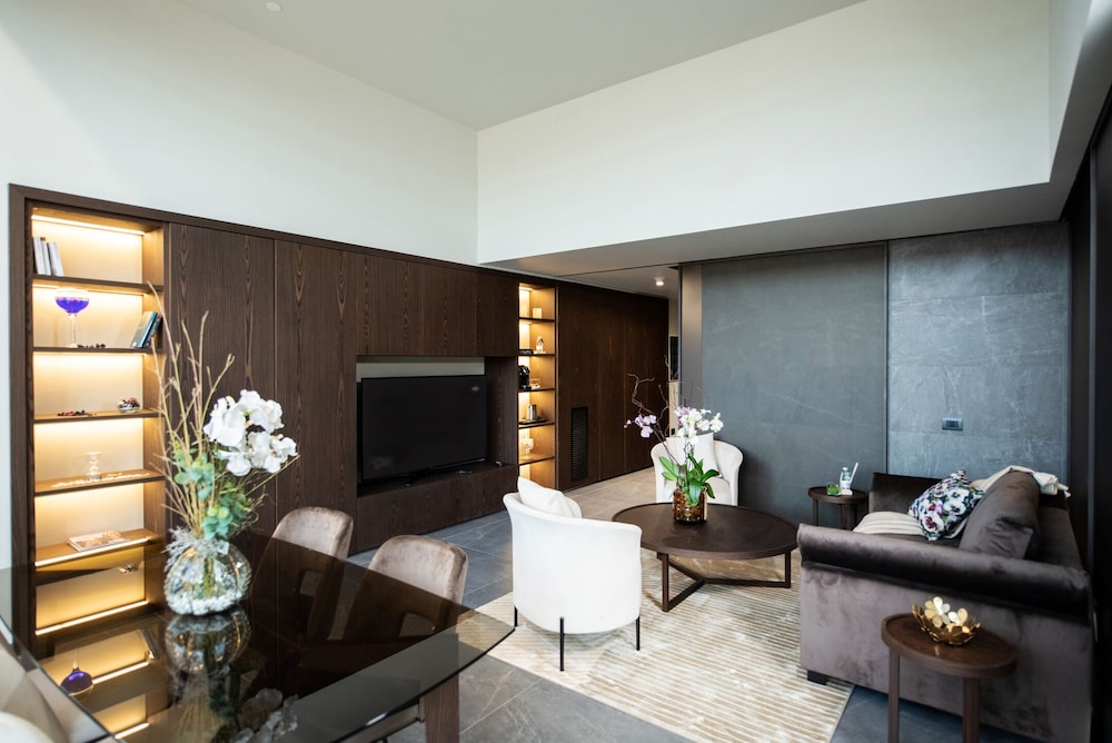 Gold Tower Lifestyle Hotel 42/60