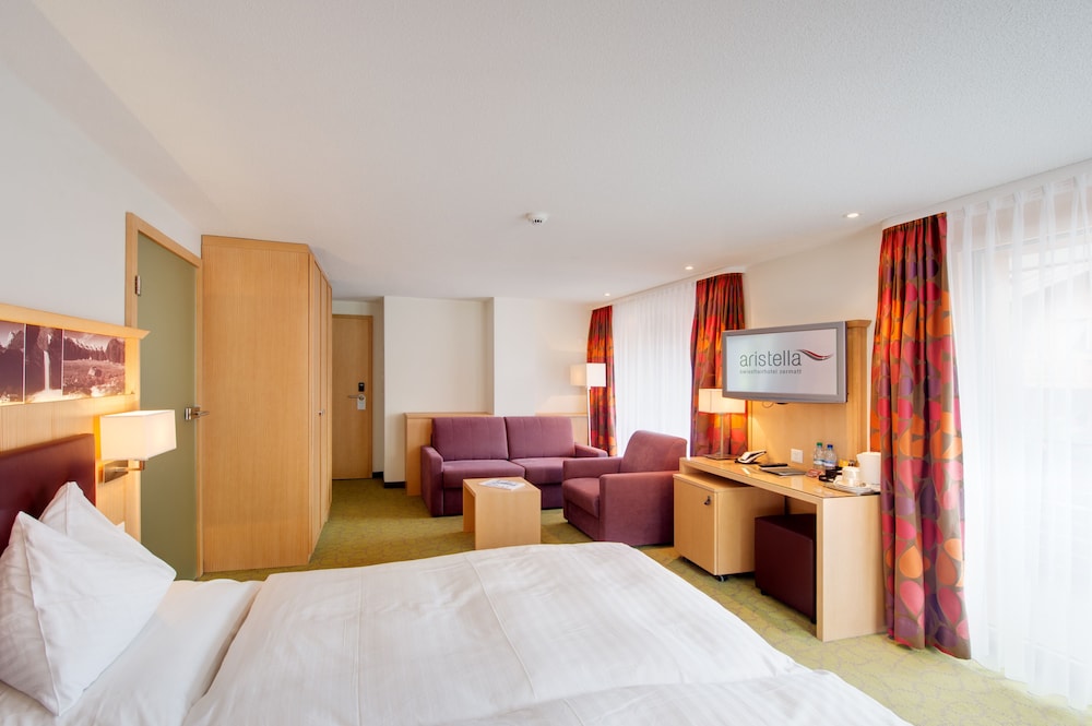 MATTERHORN, DELUXE, DOUBLE BED, MOUNTAIN VIEW, BALCONY