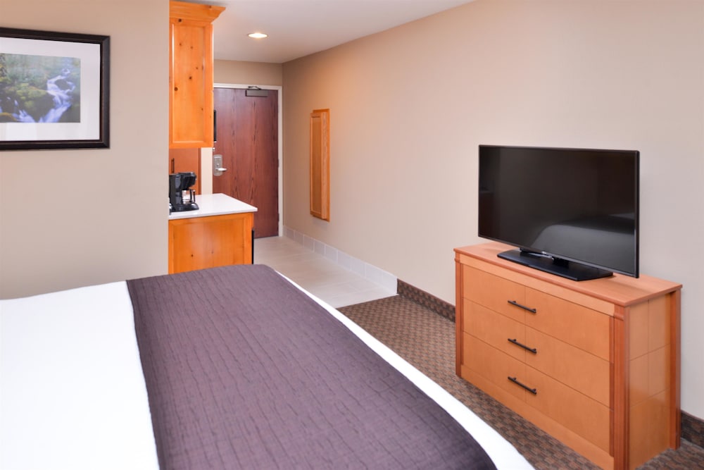 Best Western Plus Olympic Inn 37/73