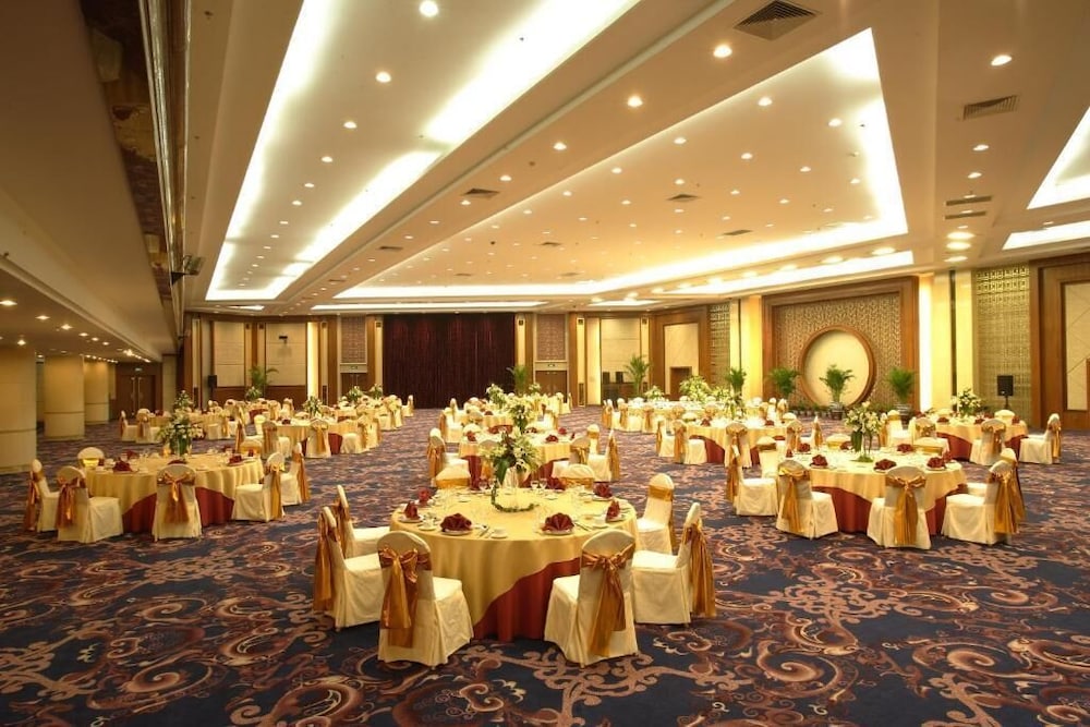 Capital Hotel Beijing 32/37