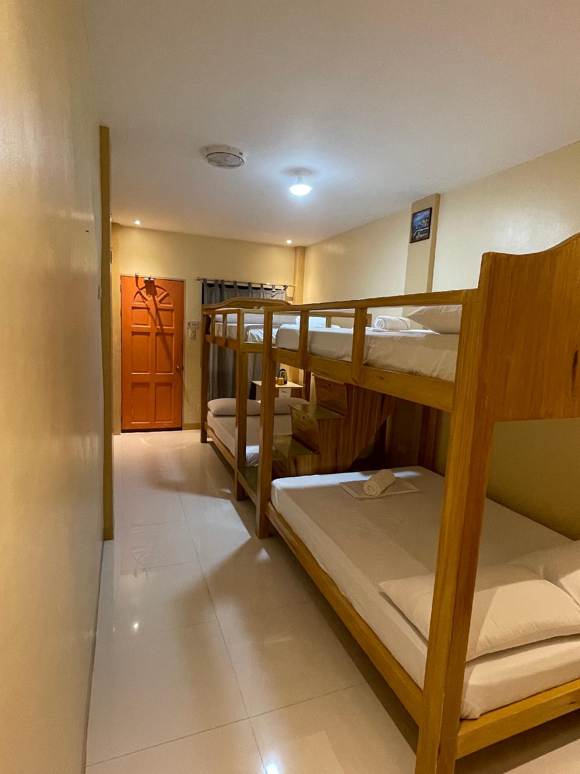Group Room, 2 Bunk Beds
