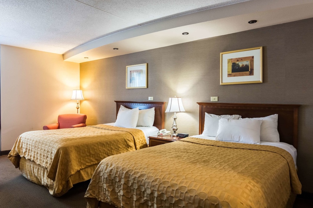 The Plaza Inn & Suites 5/28