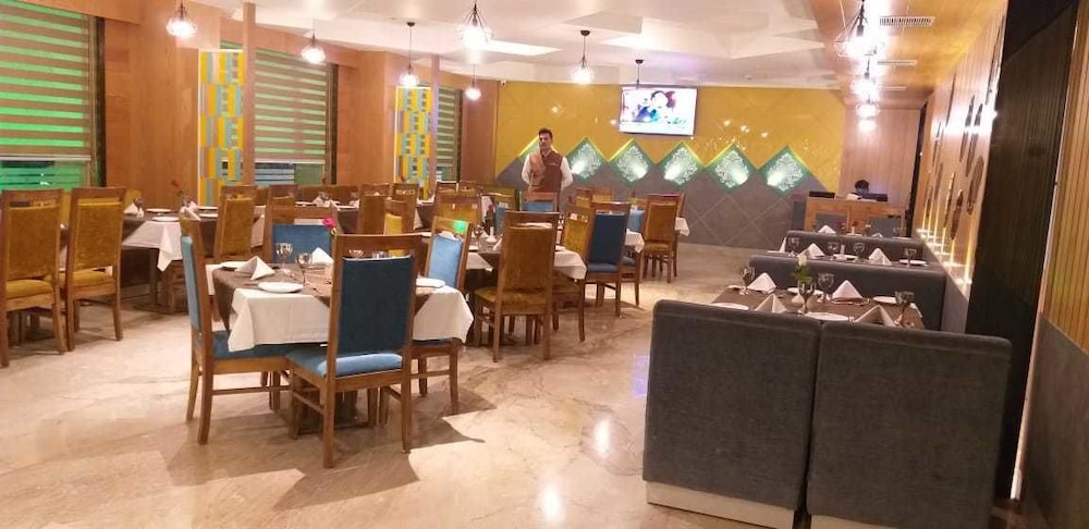 Hotel Narayanam 46/50