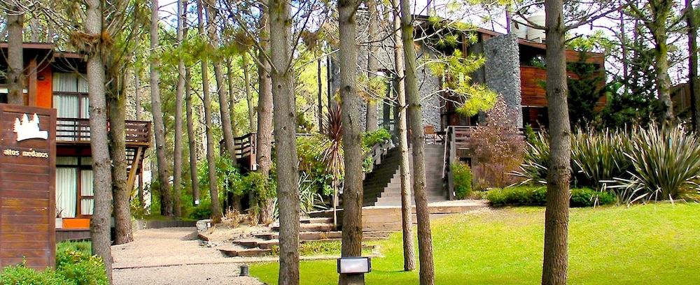 Altos Medanos - Cabanas y Club de Bosque 40/48